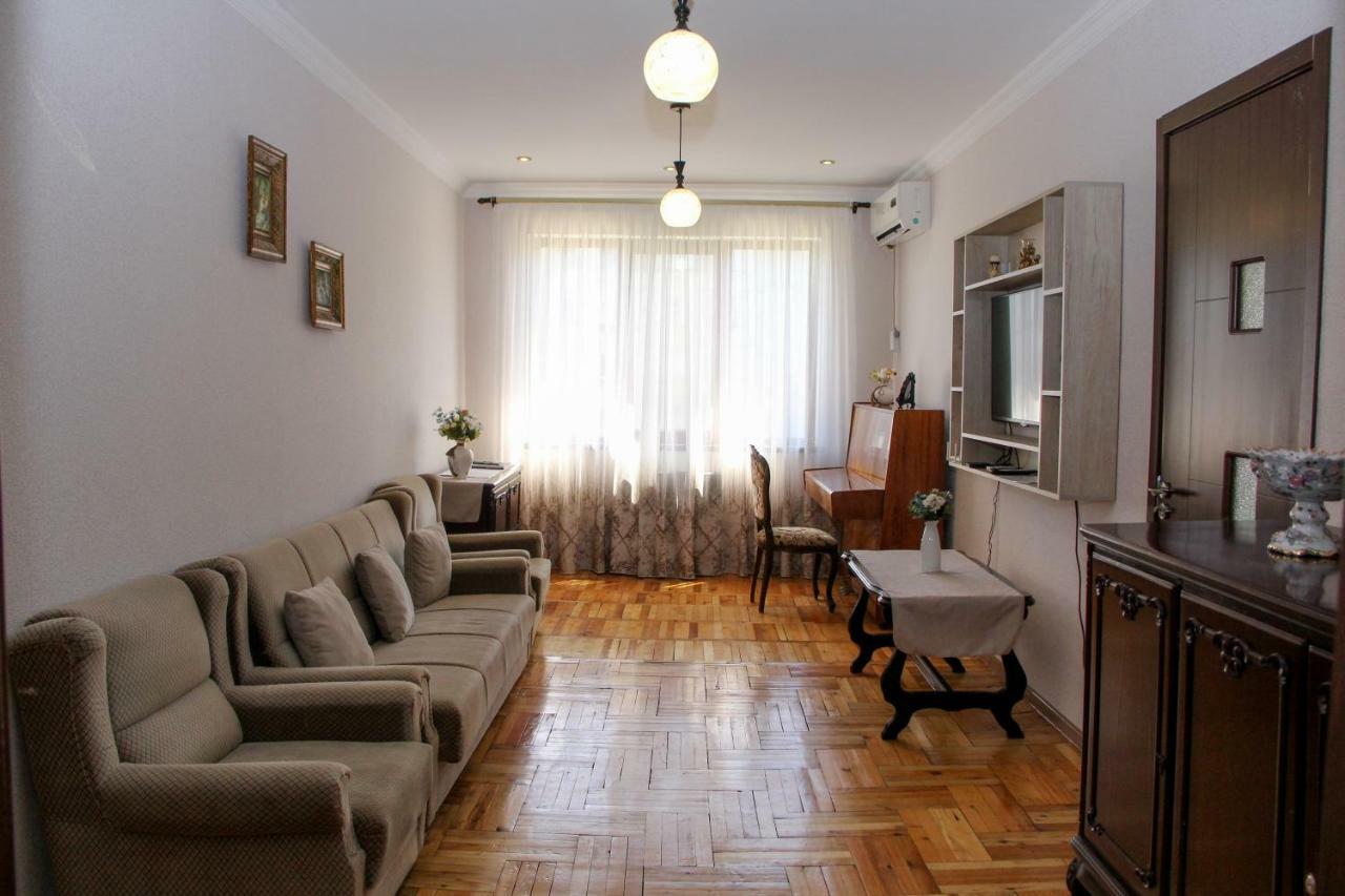 Prometheus Apartment Tskaltubo Ngoại thất bức ảnh
