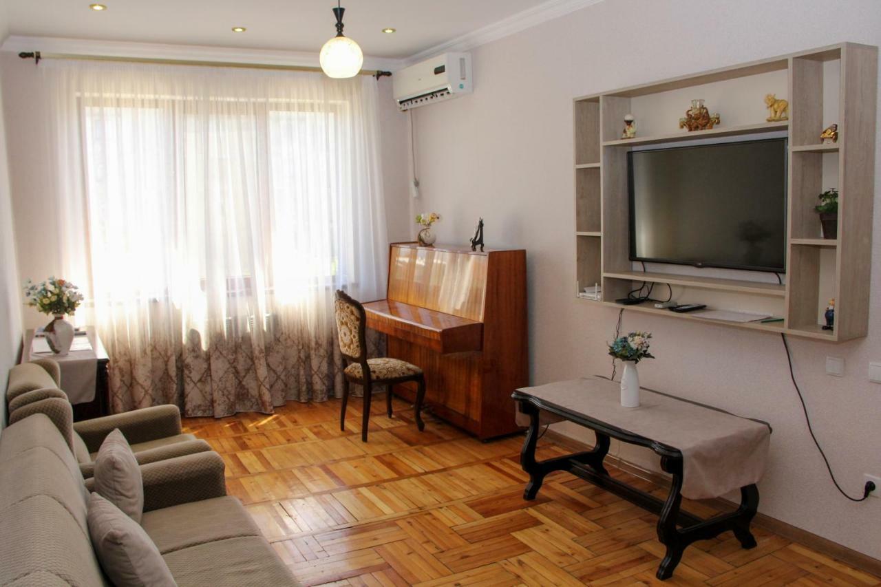 Prometheus Apartment Tskaltubo Ngoại thất bức ảnh